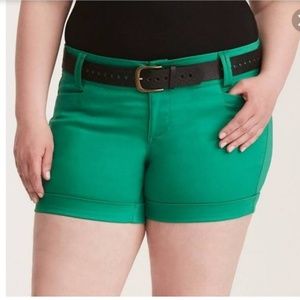 NWT Torrid Kelly Green Satin Cuffed Belted Shorts